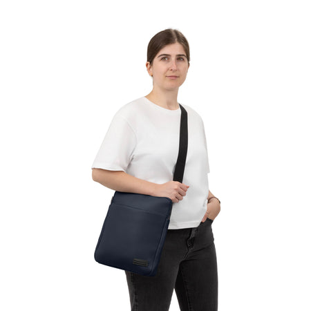 Buy Sac à bandoulière Contrast  in Bleu Marine for $60.00 in Canada - Image 20