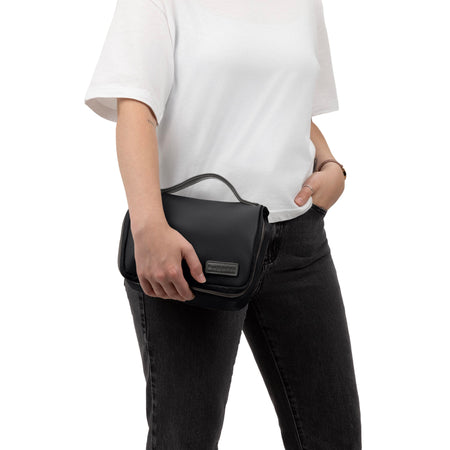 Buy Trousse de voyage Contrast  in Noir for $40.00 in Canada - Image 12