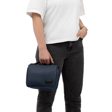 Buy Trousse de voyage Contrast  in Bleu Marine for $40.00 in Canada - Image 18