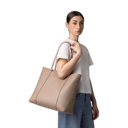 Buy Pure Sac Fourre-Tout in Taupe for $100.00 in Canada - Image 8